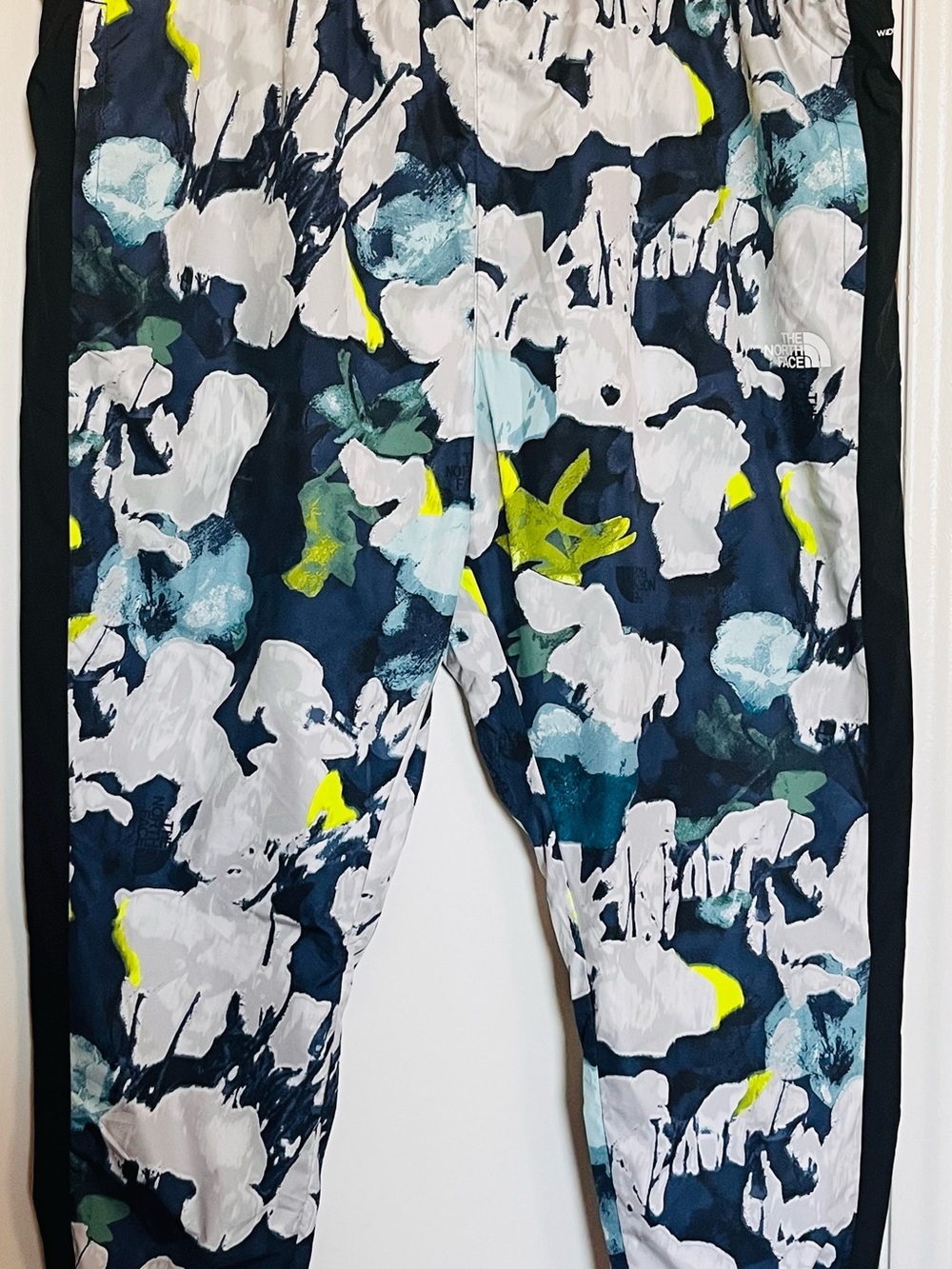 NWT The North Face Navy Floral-Print Pants with Neon Yellow Accents Size 3X A04
